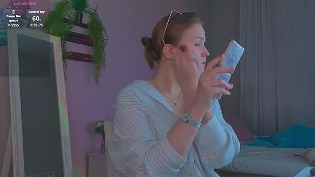 Snapshot of Rada_Reiss chatting on November 27, 2025, 3:56 pm Rada Reiss online show from November 27, 2025, 3:56 pm