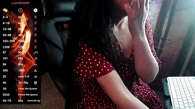 Snapshot of Whisperingfire chatting on May 13, 2026, 7:43 pm Whisperingfire online show from May 13, 2026, 7:43 pm