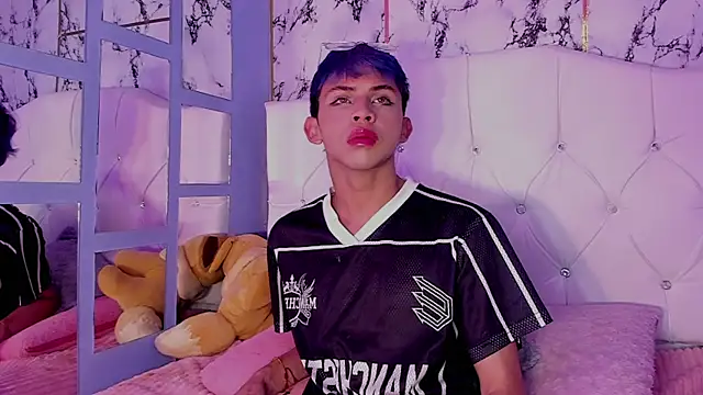 Prince Apolo online show from December 4, 2025, 7:57 pm