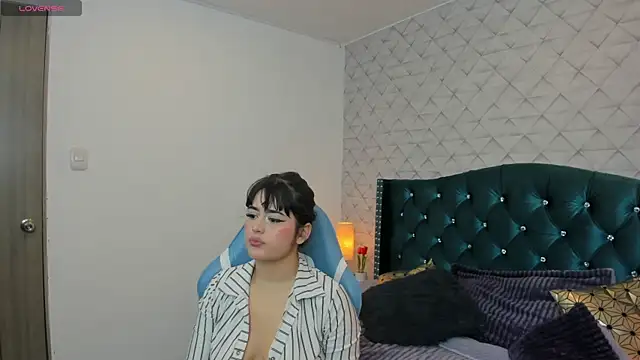 Snapshot of Valery_jame chatting on May 9, 2026, 8:01 pm Valery jame online show from May 9, 2026, 8:01 pm