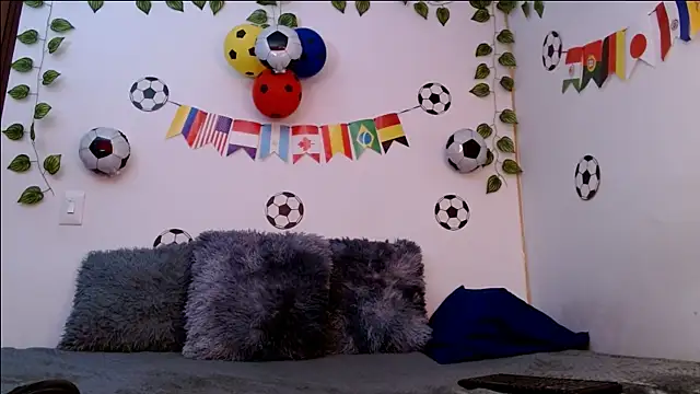 MarillynMorgan online show from July 29, 2026, 6:18 pm