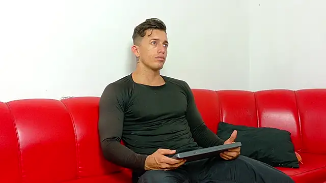 Arturo reyes online show from December 5, 2025, 5:11 pm