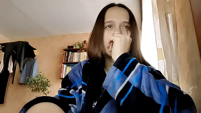 Snapshot of SophieHazely chatting on December 15, 2025, 5:46 am SophieHazely online show from December 15, 2025, 5:46 am