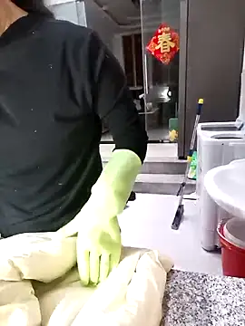 Snapshot of mimi2052 chatting on December 15, 2025, 1:00 am mimi2052 online show from December 15, 2025, 1:00 am