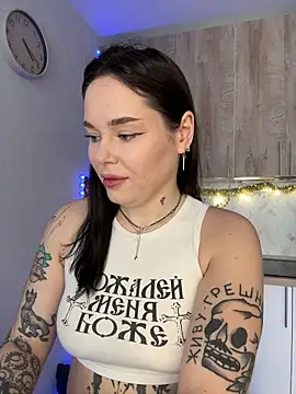 Snapshot of EvaNoirrr chatting on December 4, 2025, 6:23 am EvaNoirrr online show from December 4, 2025, 6:23 am