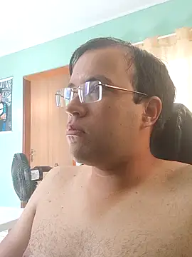 Snapshot of Silvakkfitk chatting on March 10, 2026, 11:47 am Silvakkfitk online show from March 10, 2026, 11:47 am