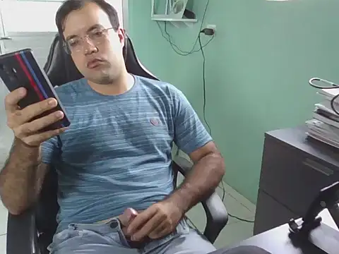 Snapshot of Silvakkfitk chatting on February 21, 2026, 10:28 am Silvakkfitk online show from February 21, 2026, 10:28 am