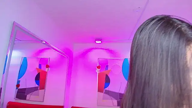 Snapshot of Bunnie_t18 chatting on December 5, 2025, 12:37 pm Bunnie t18 online show from December 5, 2025, 12:37 pm