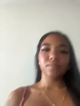 Snapshot of caro_ebony chatting on April 28, 2026, 8:57 pm caro ebony online show from April 28, 2026, 8:57 pm