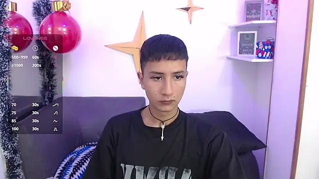 Snapshot of AngelRonson_ chatting on December 16, 2025, 4:28 am AngelRonson online show from December 16, 2025, 4:28 am