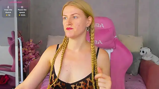 Snapshot of Alicia_Hars chatting on August 5, 2026, 12:04 am Alicia Hars online show from August 5, 2026, 12:04 am