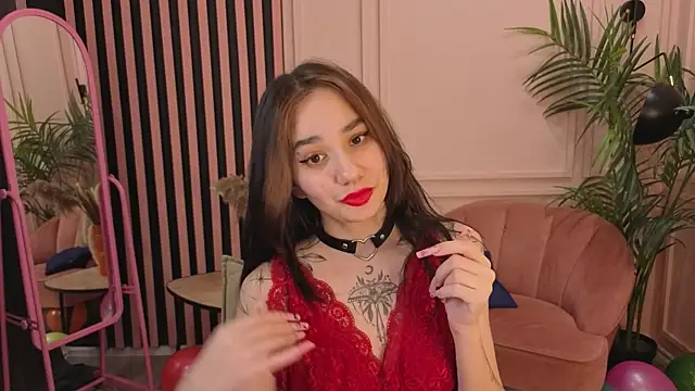 Snapshot of Little_Shawty_Witch chatting on December 3, 2025, 1:10 pm Little Shawty Witch online show from December 3, 2025, 1:10 pm