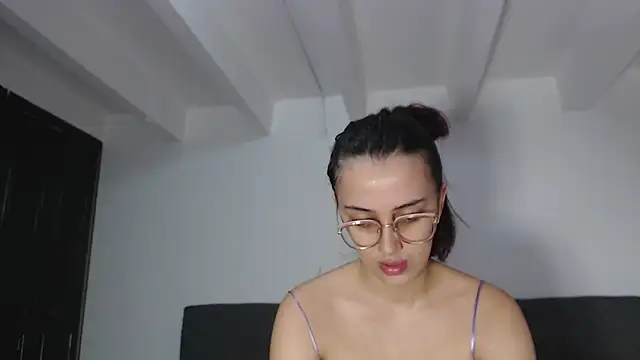 abigail smith15 online show from February 5, 2026, 3:13 am