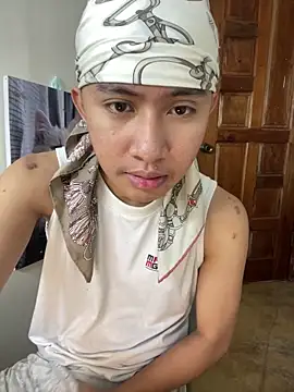 asiantwink0000 online show from February 3, 2026, 11:10 pm