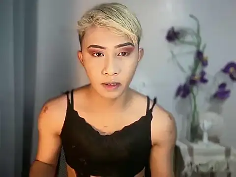 asiantwink0000 online show from May 6, 2026, 5:44 am