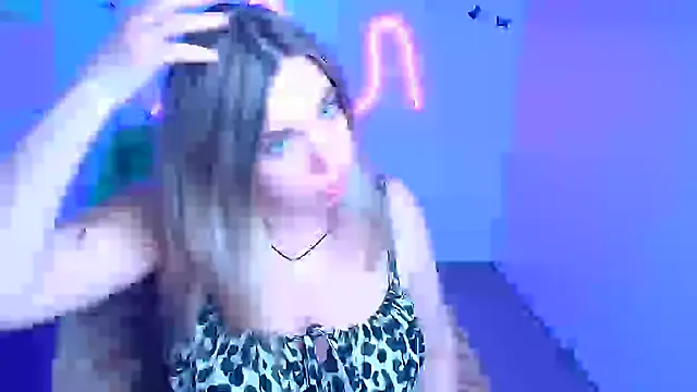 Amanda Swannn online show from April 28, 2026, 11:47 am