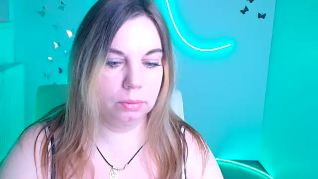 Snapshot of Amanda_Swannn chatting on December 15, 2025, 6:52 am Amanda Swannn online show from December 15, 2025, 6:52 am