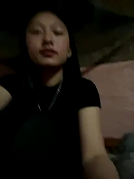 Snapshot of Mayli2x chatting on December 4, 2025, 7:29 am Mayli2x online show from December 4, 2025, 7:29 am