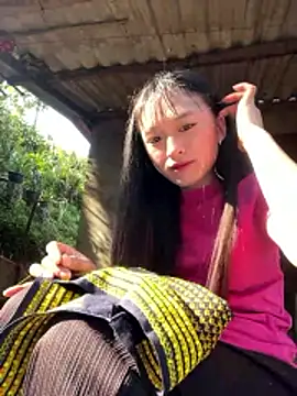 Snapshot of Mayli2x chatting on December 2, 2025, 6:48 am Mayli2x online show from December 2, 2025, 6:48 am