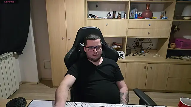 kevinnlovelly online show from March 14, 2026, 7:53 pm