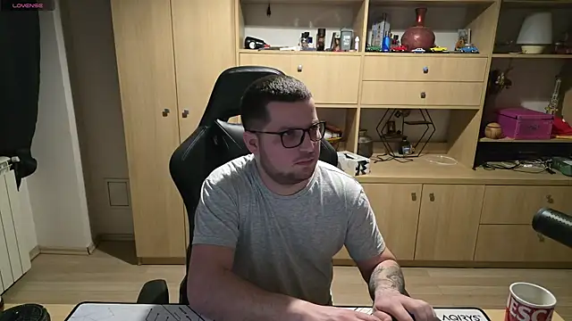 kevinnlovelly online show from March 12, 2026, 8:57 pm