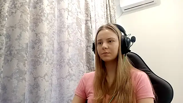 CrackShirker online show from December 18, 2025, 6:18 am