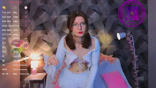 MonnaNoir online show from December 21, 2025, 4:41 pm