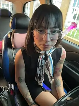 Mia fiire online show from November 29, 2025, 7:47 pm