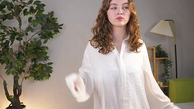 Snapshot of MarilynDibartolo chatting on December 3, 2025, 7:02 pm MarilynDibartolo online show from December 3, 2025, 7:02 pm