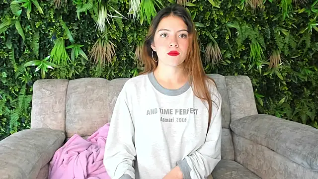 Snapshot of Dennis_08 chatting on December 15, 2025, 1:28 pm Dennis 08 online show from December 15, 2025, 1:28 pm