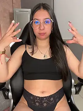 Snapshot of Magic_adry chatting on December 17, 2025, 5:40 pm Magic adry online show from December 17, 2025, 5:40 pm