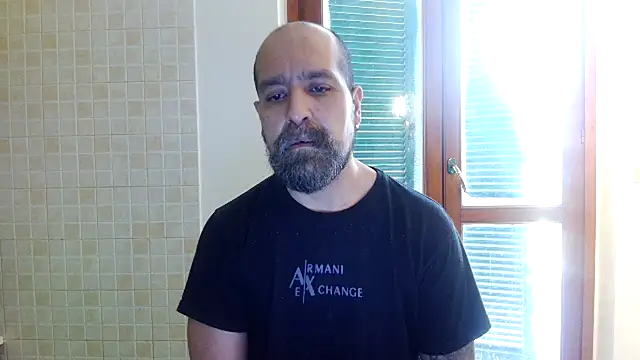 Snapshot of AMIRDIB2025 chatting on April 28, 2026, 2:43 pm AMIRDIB2025 online show from April 28, 2026, 2:43 pm