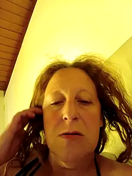 nikiarg online show from February 12, 2026, 8:41 pm