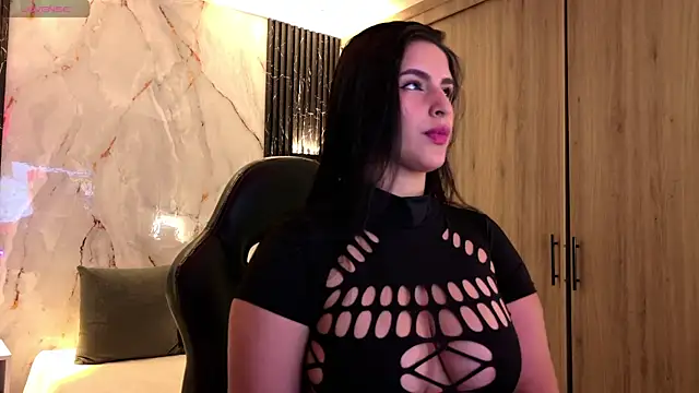 Snapshot of ChloeHolmes chatting on July 31, 2026, 10:25 am ChloeHolmes online show from July 31, 2026, 10:25 am