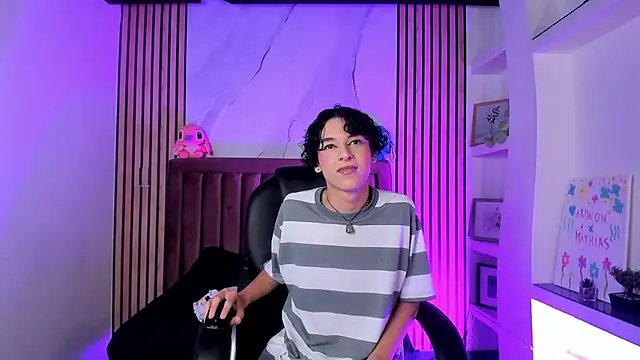 Snapshot of SthepanodiMonaco chatting on April 14, 2026, 3:22 am SthepanodiMonaco online show from April 14, 2026, 3:22 am