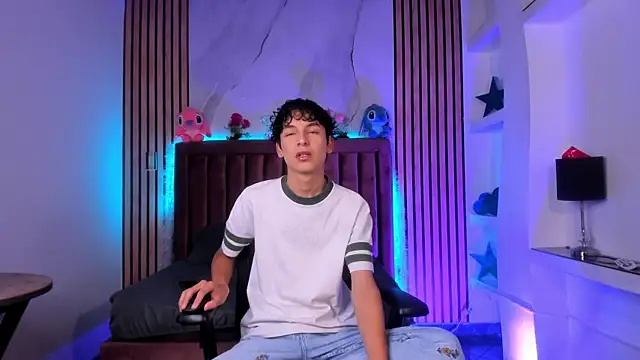 SthepanodiMonaco online show from January 8, 2026, 7:20 pm