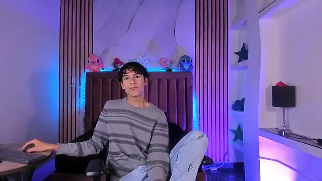 SthepanodiMonaco online show from January 13, 2026, 7:18 pm