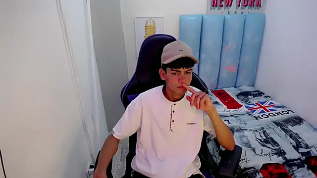 Snapshot of Lil_babyyy_ chatting on November 29, 2025, 3:06 am Lil babyyy online show from November 29, 2025, 3:06 am