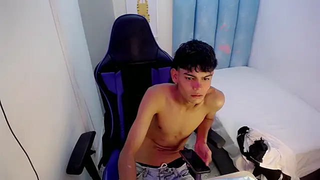 Snapshot of Lil_babyyy_ chatting on December 2, 2025, 3:41 am Lil babyyy online show from December 2, 2025, 3:41 am