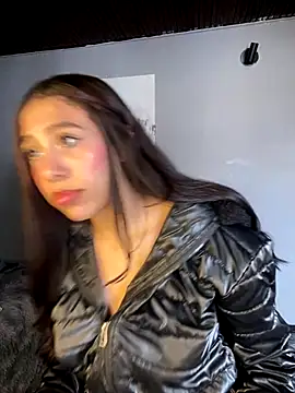 Snapshot of MiaScott_Pink chatting on December 4, 2025, 2:27 pm MiaScott Pink online show from December 4, 2025, 2:27 pm