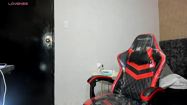 Brizza H033 online show from February 5, 2026, 8:59 pm