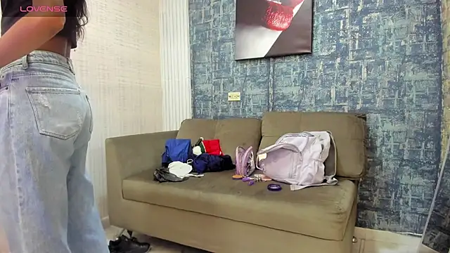 Snapshot of Brizza_H033 chatting on December 16, 2025, 9:08 pm Brizza H033 online show from December 16, 2025, 9:08 pm