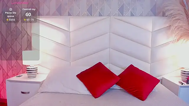 Lizzi Hotman  online show from December 5, 2025, 1:21 pm