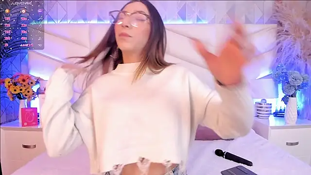 Snapshot of Lizzi_Hotman_ chatting on March 17, 2026, 8:34 pm Lizzi Hotman online show from March 17, 2026, 8:34 pm