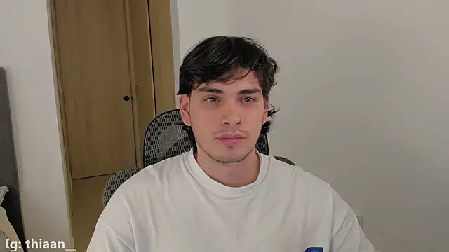 Snapshot of thiaann chatting on November 30, 2025, 1:28 am thiaann online show from November 30, 2025, 1:28 am