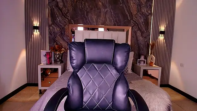 Caroline foster1 online show from January 12, 2026, 12:12 pm