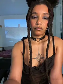 Lillith Bloom online show from April 29, 2026, 7:09 pm