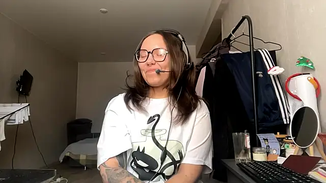 Snapshot of KerriMcbreen chatting on November 28, 2025, 5:07 am KerriMcbreen online show from November 28, 2025, 5:07 am