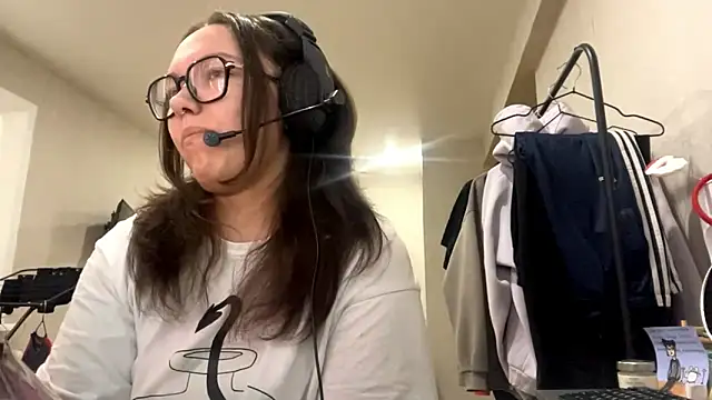 Snapshot of KerriMcbreen chatting on November 29, 2025, 6:24 am KerriMcbreen online show from November 29, 2025, 6:24 am