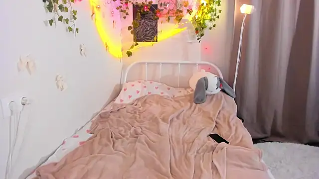 TinColada online show from December 15, 2025, 3:18 pm